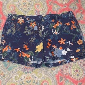Lands’ End | Tropical Floral Shorts | Low Rise